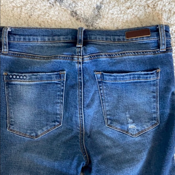 Blank Nyc Ruffle Flare Cropped Raw Frayed Jeans - Picture 5 of 6